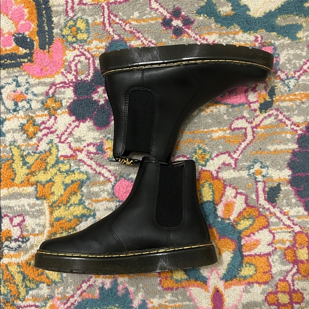 Dr. Martens 2976 Smooth Leather Chelsea Boots In Black Size 7 - Picture 9 of 16